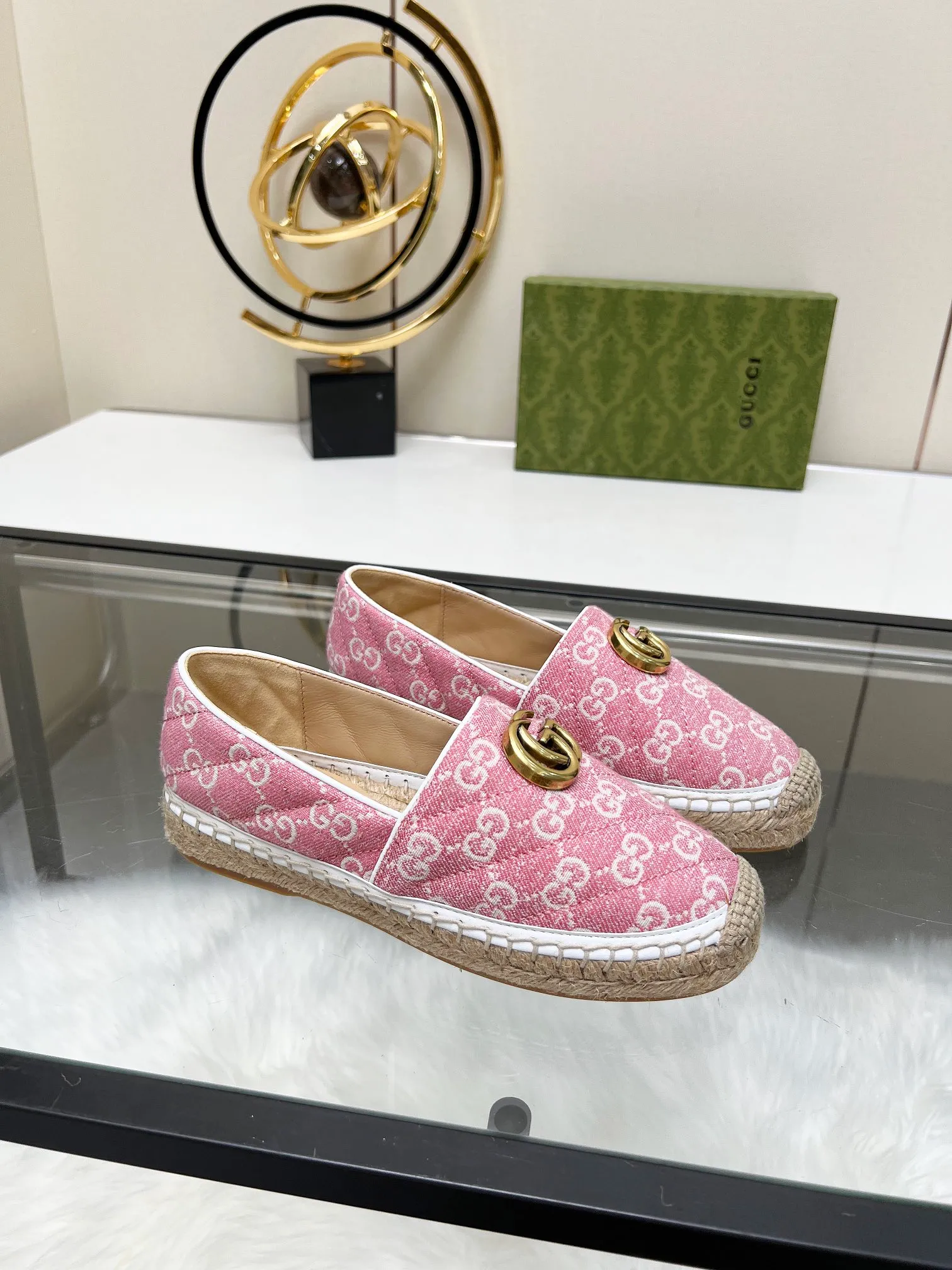 👟👟Ex-factory price 380👟👟 🌈🌈2024 new color early spring Gucci 🗽🗽Gucci classic logo logo canvas fisherman shoes, espadrille shoes are made of double G imported fabric. The color of the brand's double G letter cross-woven pattern will be reinterpreted every season, and the charm of the collection elements will be interpreted through more fresh and eye-catching materials and designs. •Pink, dozens of colors, choose as you like, choose as you like •Women’s style •Number of sizes 35-42